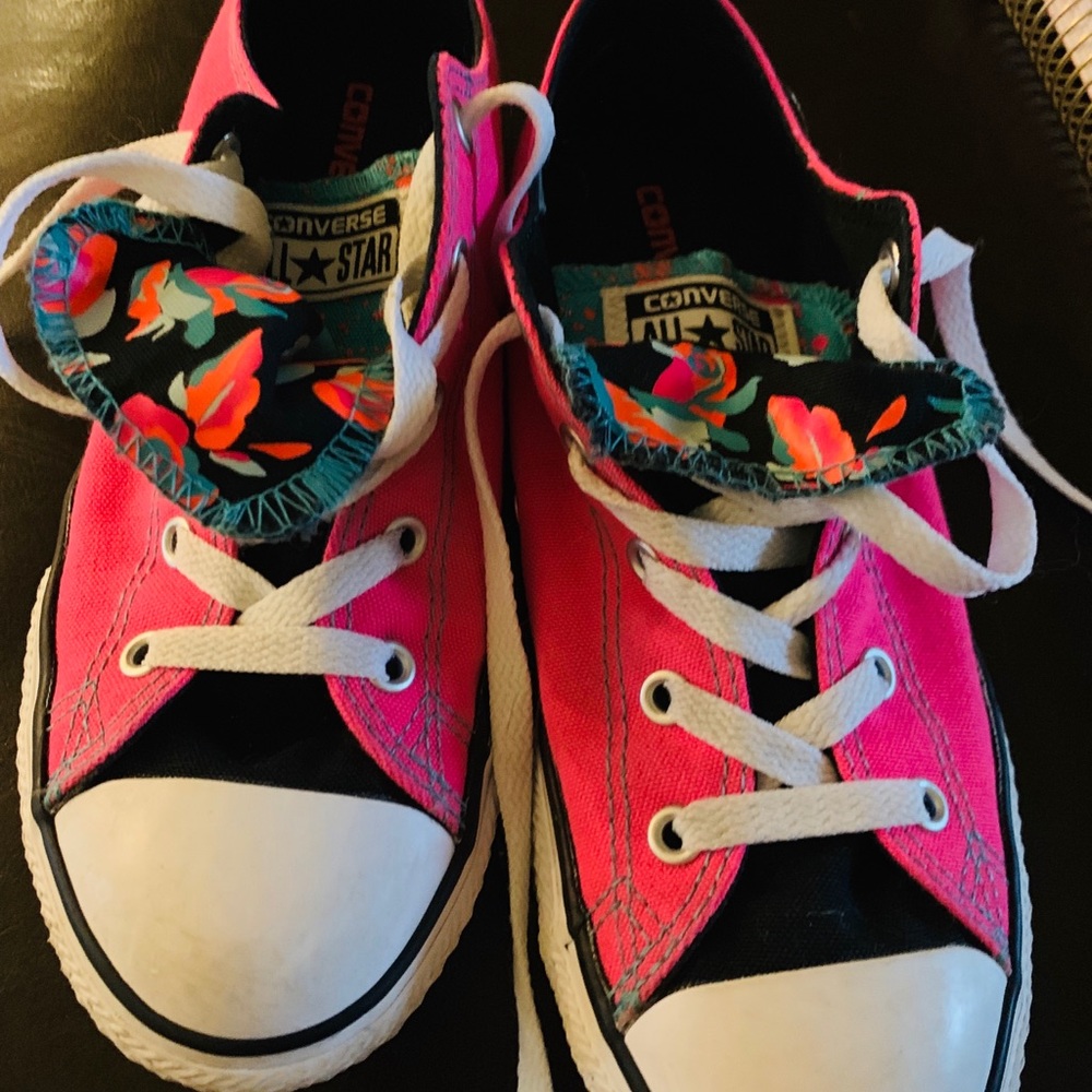Converse All Stars pink with roses Girls US size 4